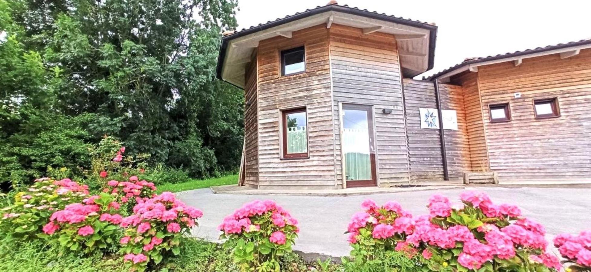Mini Casa Con Jardin Villa Mungia Exterior photo